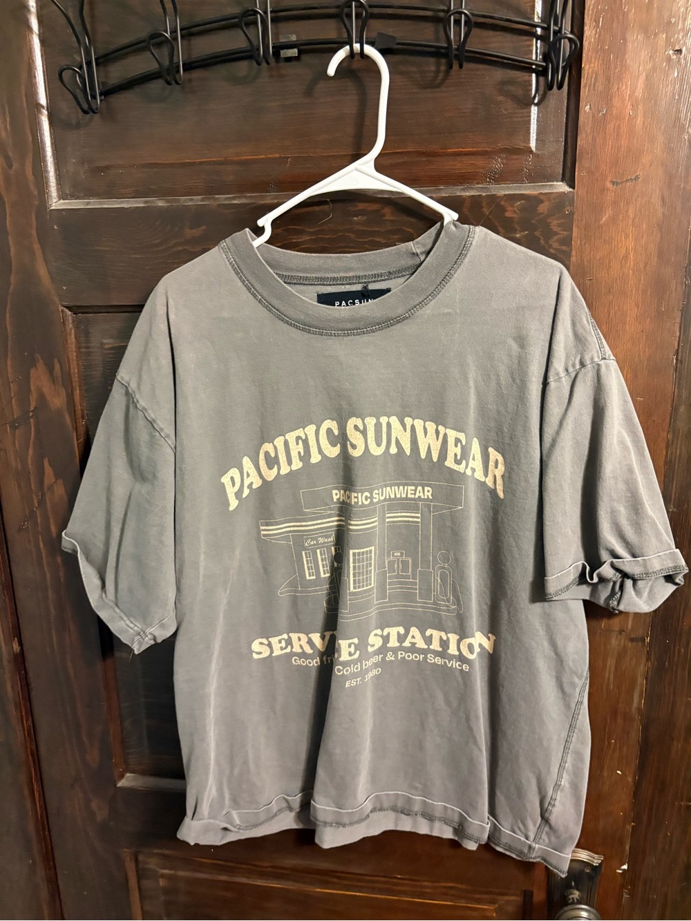 PacSun Gray Short Sleeve Tee with Pale Yellow Graphic